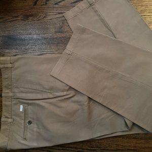 Izod Men’s Classic Chino